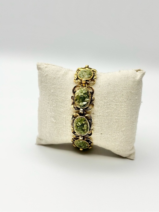 Vintage Green Jade Gold Toned Bracelet - Picture 13 of 14